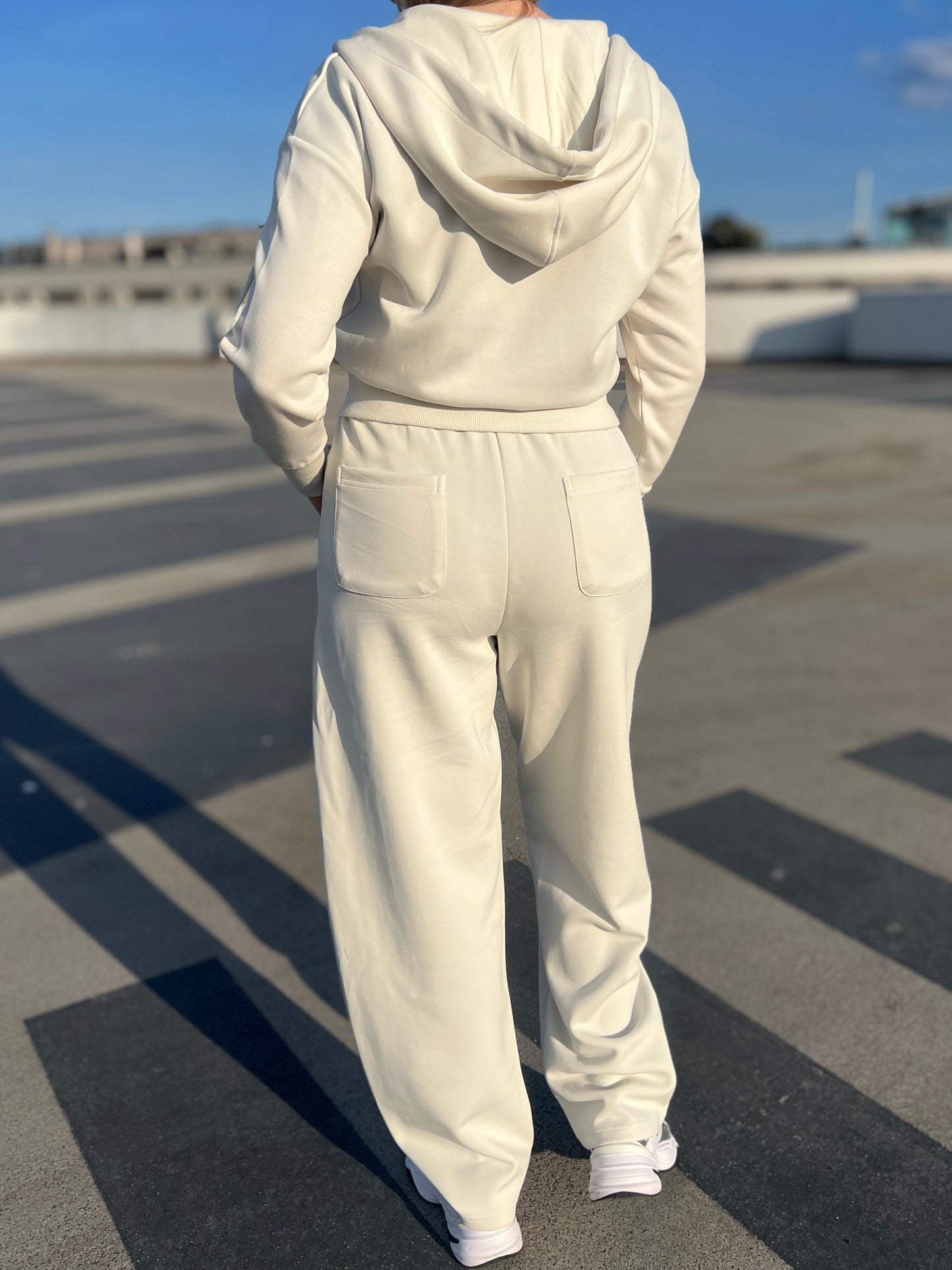 Tracksuit LUX Ivory